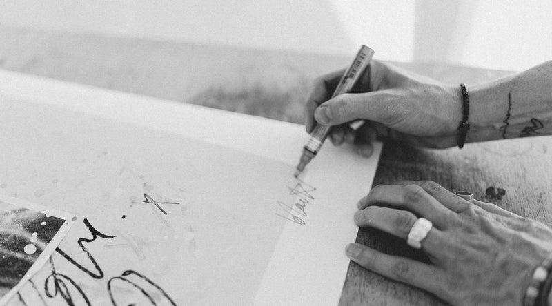 Écoute Les Vagues (HEAR THE WAVES)